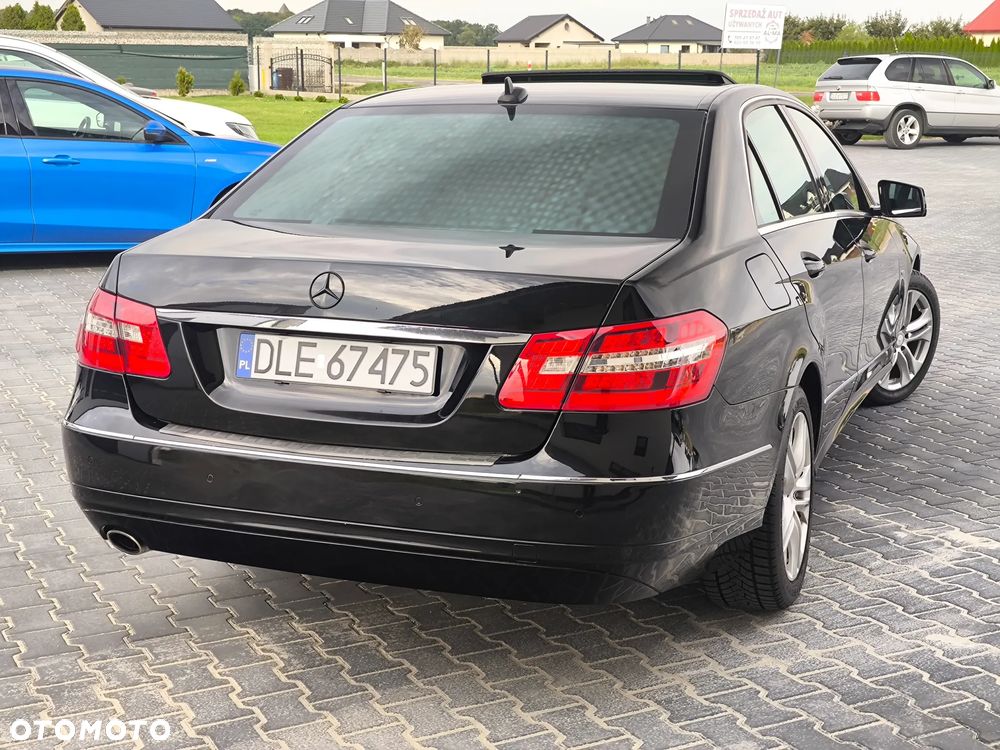 Mercedes-Benz Klasa E 200 CGI BlueEFFICIENCY 7G-TRONIC Avantgarde - 14