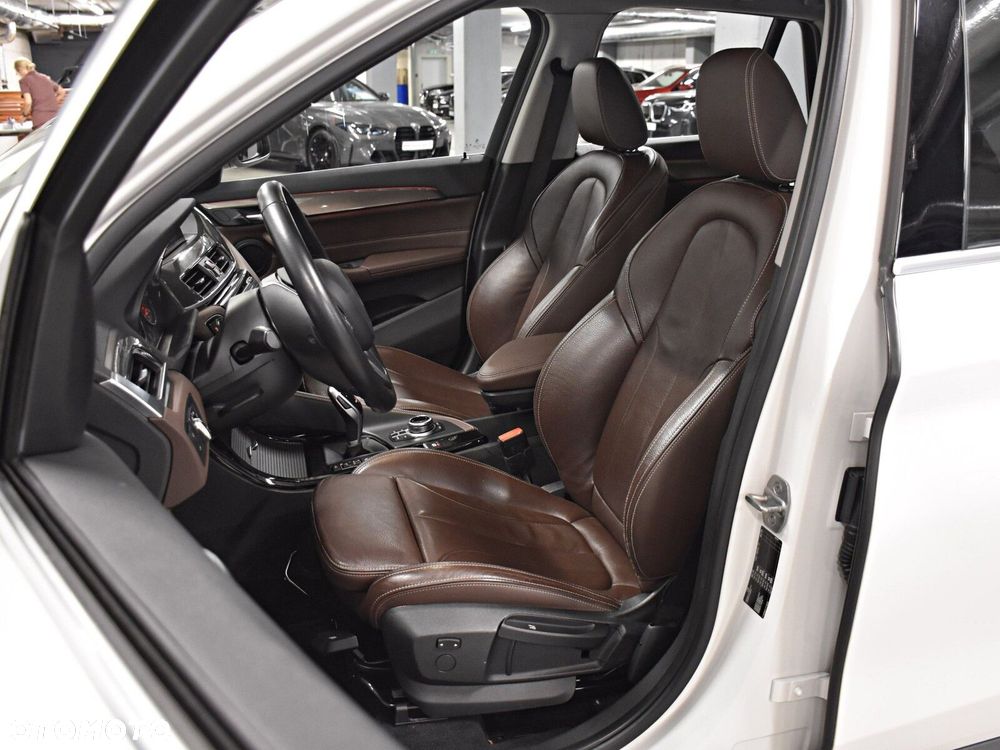 BMW X1 sDrive18i GPF xLine - 11