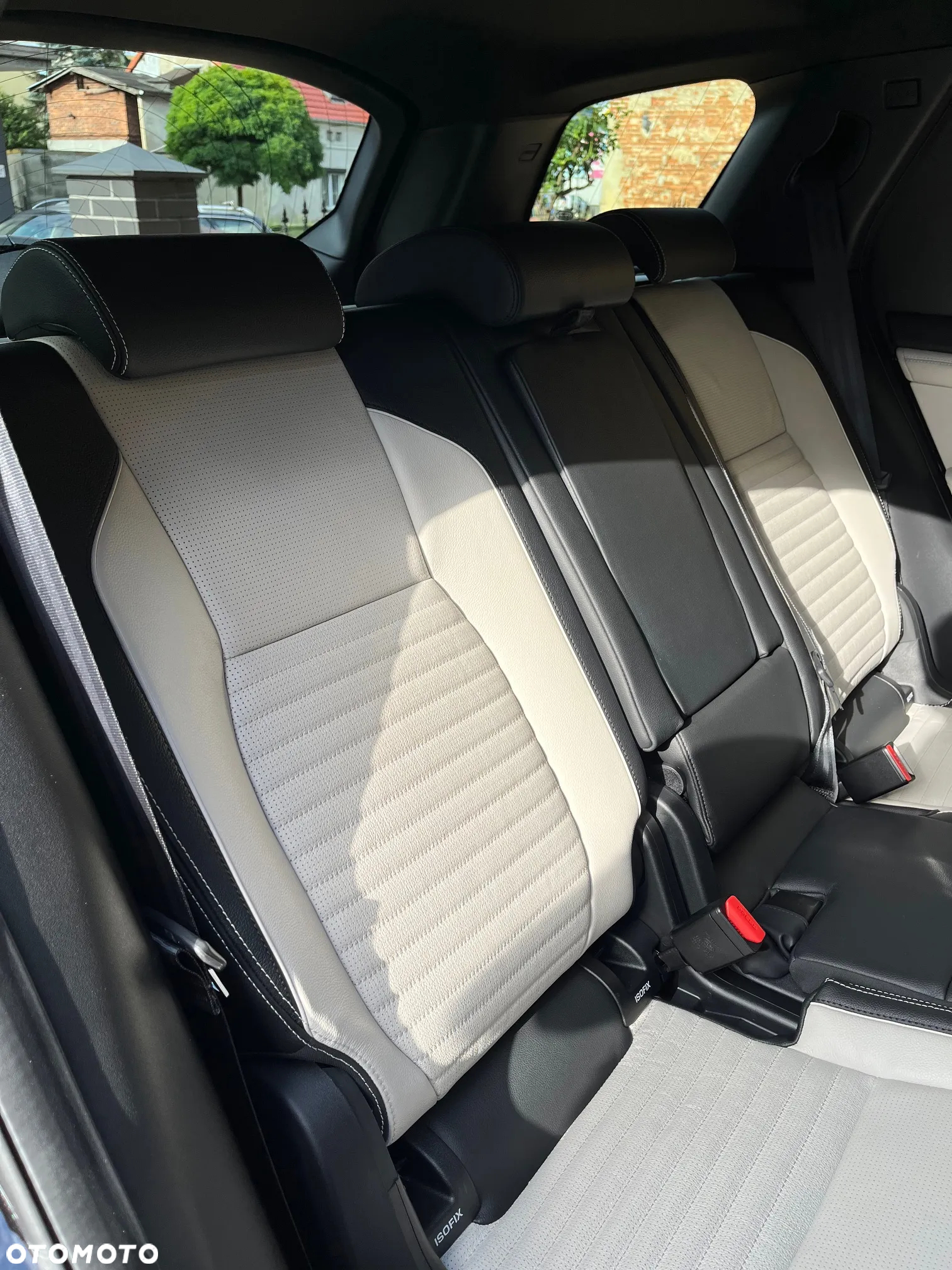 Land Rover Discovery Sport 2.0 D180 R-Dynamic HSE - 14