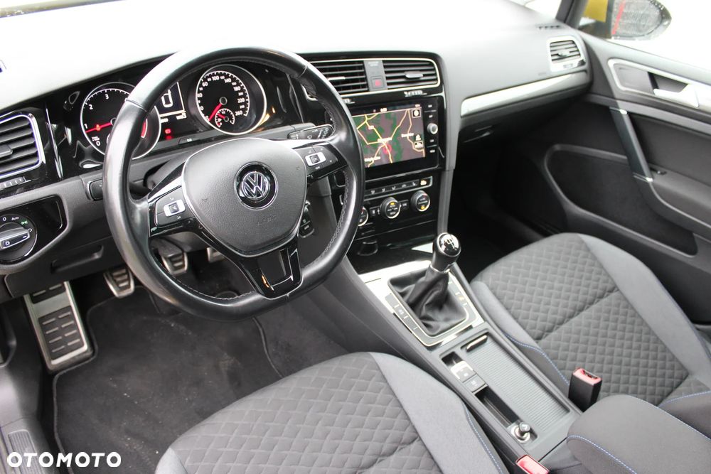 Volkswagen Golf - 12