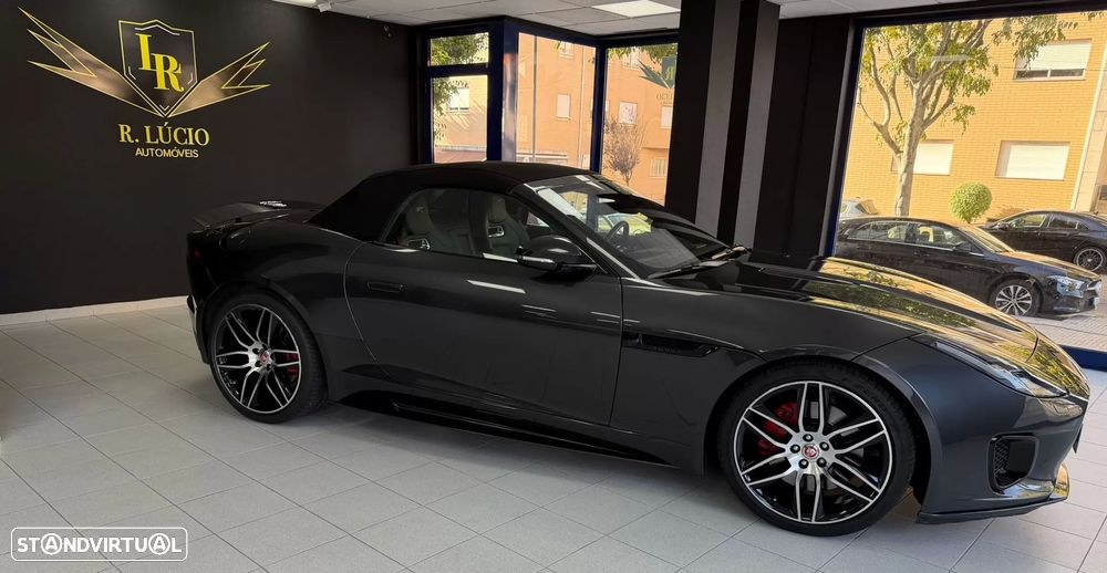Jaguar F-Type 2.0 i4 Chequered Flag - 36