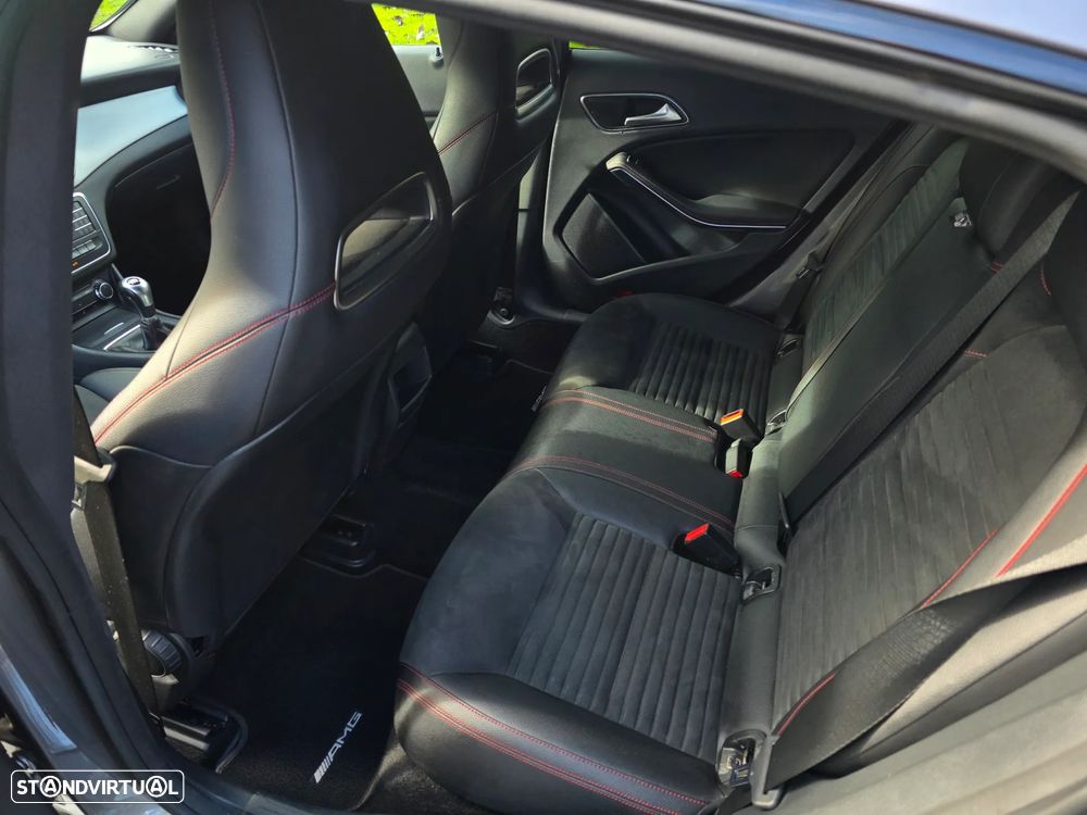 Mercedes-Benz CLA 200 d Shooting Brake AMG Line - 17