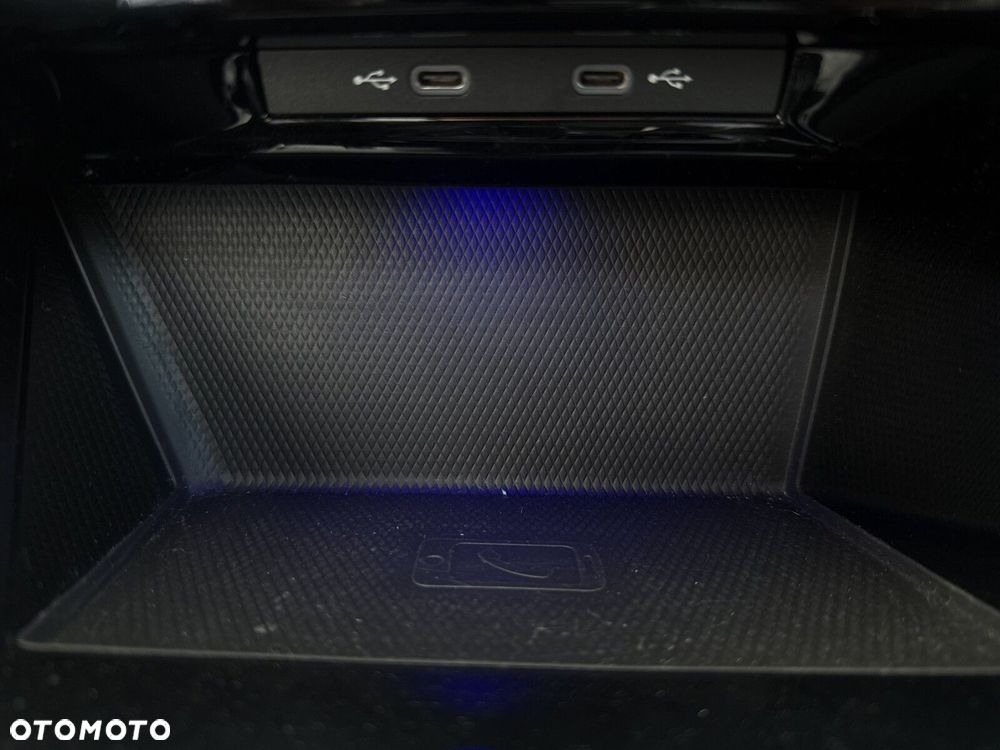 Volkswagen Golf 1.5 eTSI mHEV R-Line DSG - 23