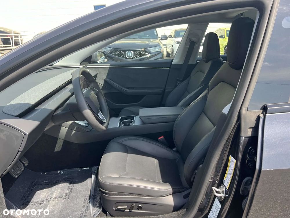Tesla Model 3 - 12