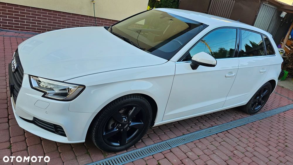 Audi A3 Sportback 30 TDI design - 12