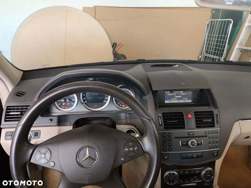 Mercedes-Benz Klasa C 220 CDI BlueEff Elegance - 9