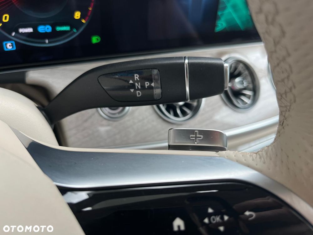 Mercedes-Benz Klasa E 200 4-Matic AMG - 19