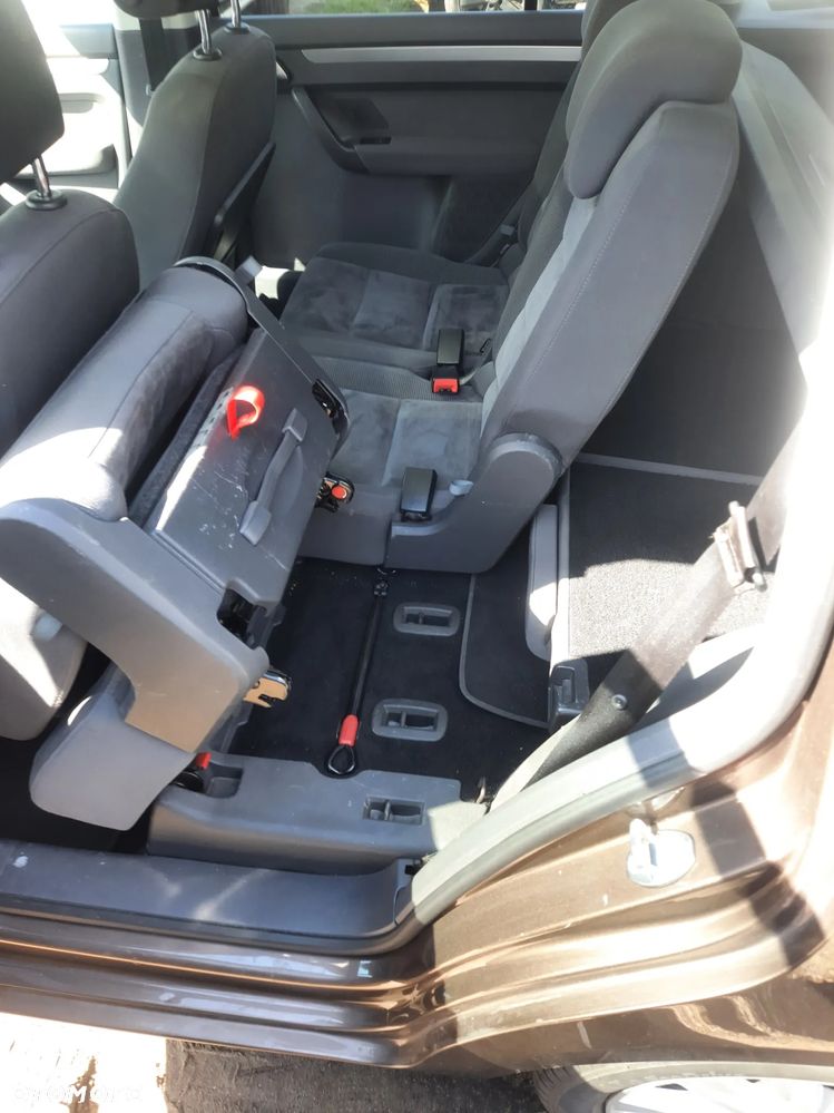Volkswagen Touran 2.0 TDI DPF DSG Highline - 14