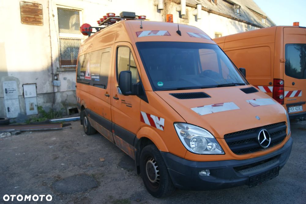Mercedes-Benz Sprinter - 2