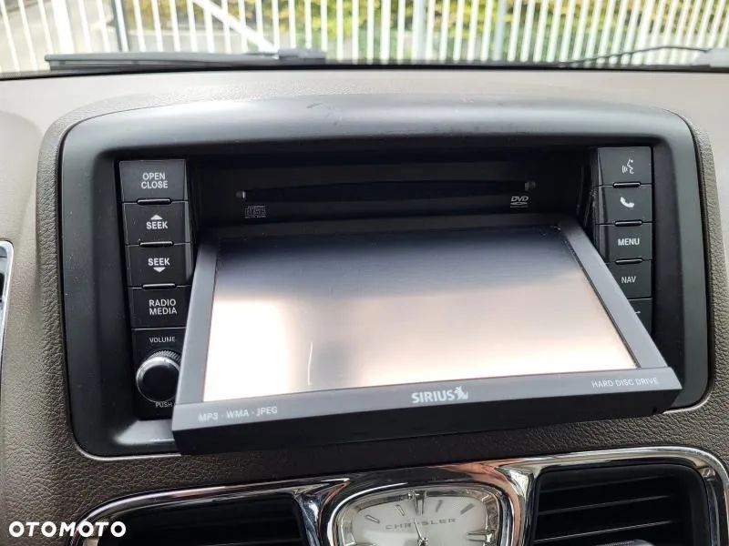 Chrysler Town & Country 3.6 Touring - 16