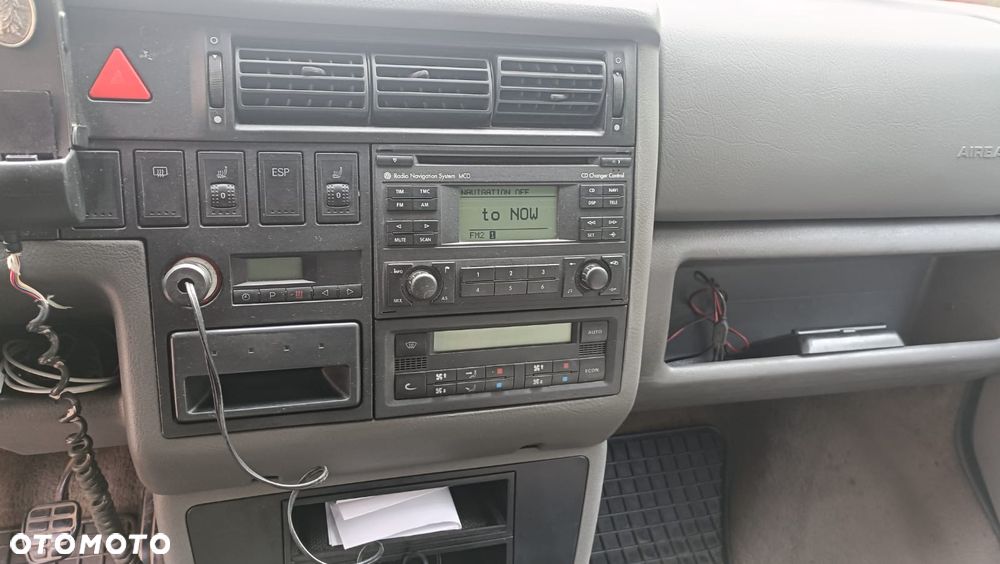 Volkswagen Caravelle - 9