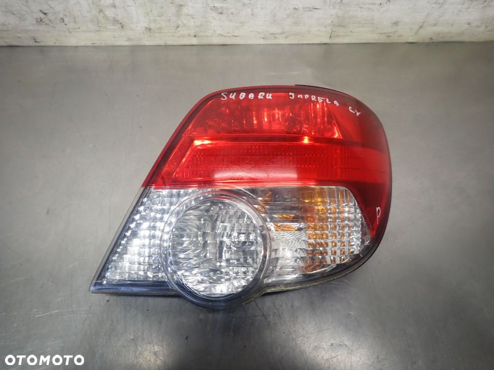 LAMPA PRAWA TYLNA SUBARU IMPREZA GX - 1