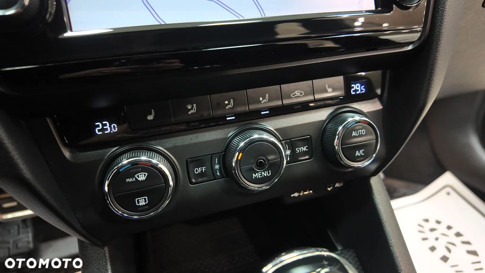 Skoda Octavia 2.0 TDI SCR RS DSG - 19