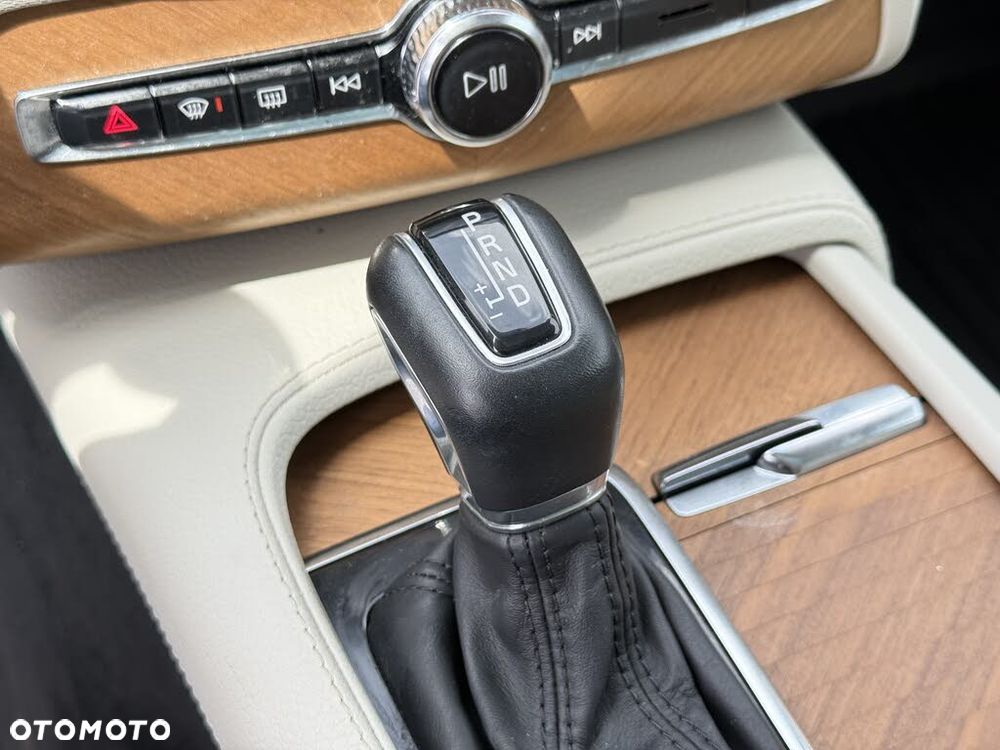 Volvo XC 90 T6 AWD Momentum 7os - 16