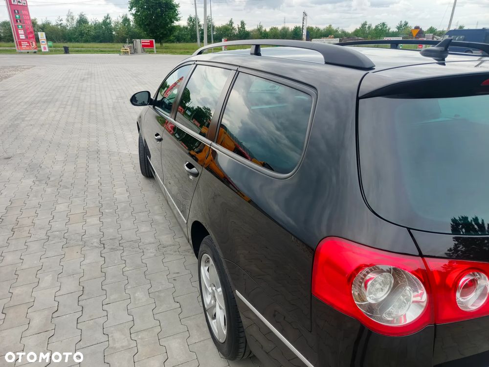 Volkswagen Passat 2.0 FSI Comfortline - 12