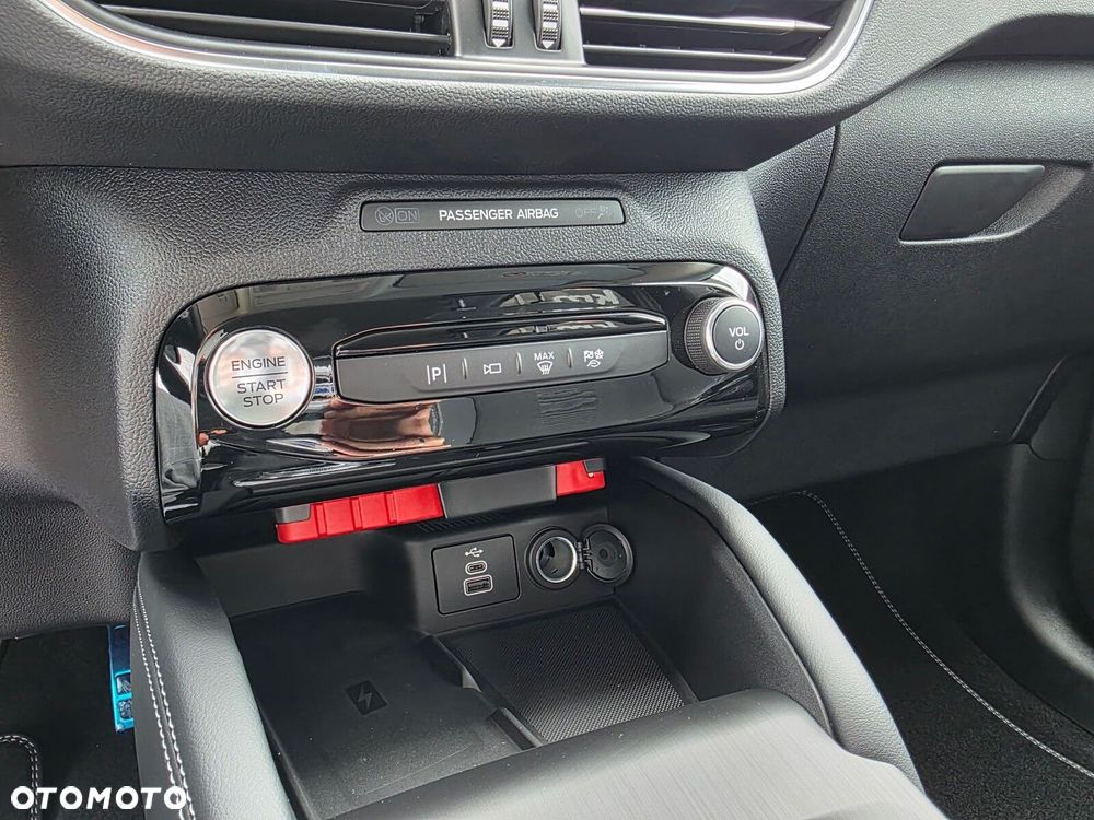 Ford Kuga - 25