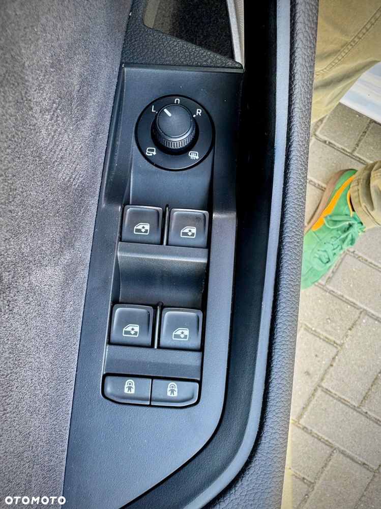 Skoda Superb 2.0 TDI SCR Sportline DSG - 12