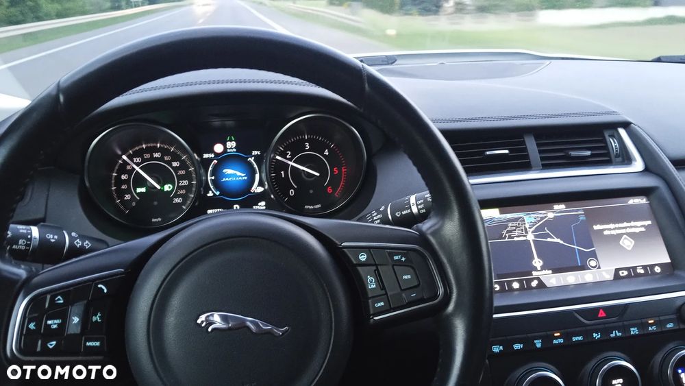 Jaguar E-Pace 2.0 i4D AWD S - 11