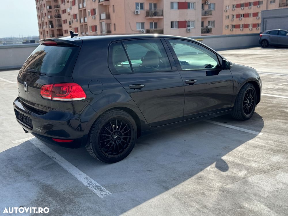 Volkswagen Golf 2.0 TDI DPF BlueMotion Technology Comfortline - 2