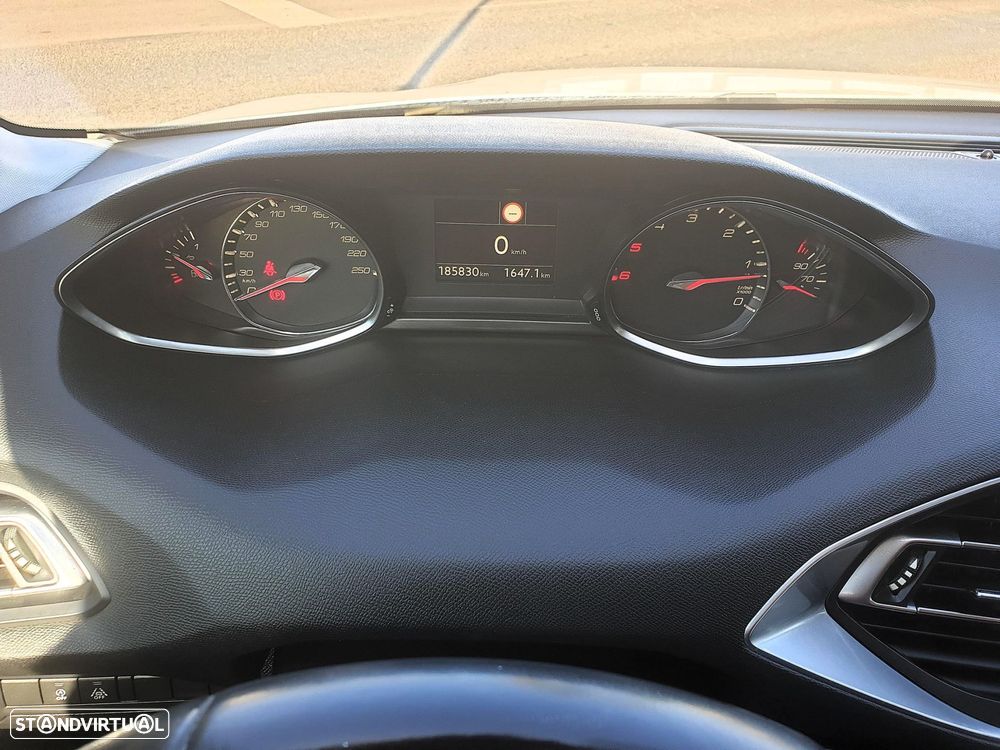 Peugeot 308 1.6 BlueHDi Allure J17 - 19