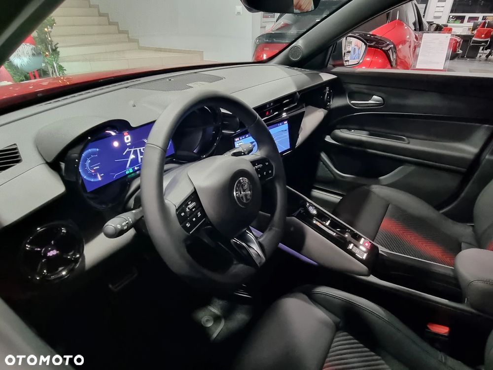 Alfa Romeo Junior 1.2 mHEV Ibrida eDCT - 14