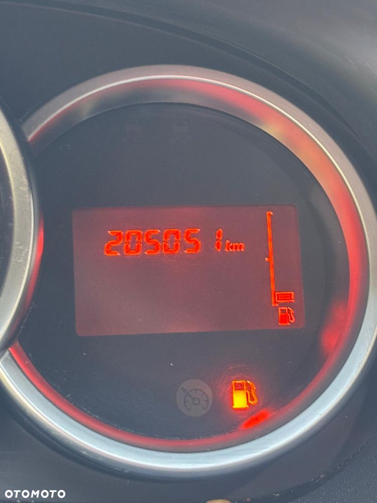 Dacia Duster 1.6 SCe Laureate S&S - 14