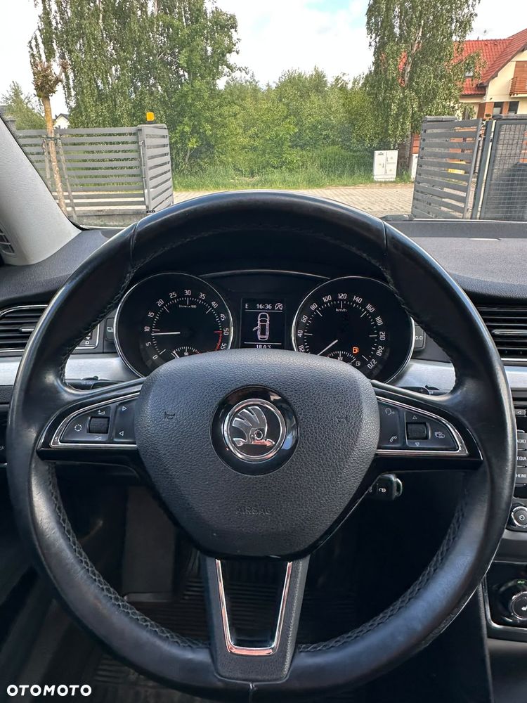 Skoda Superb 2.0 TDI 4x4 Business DSG - 19