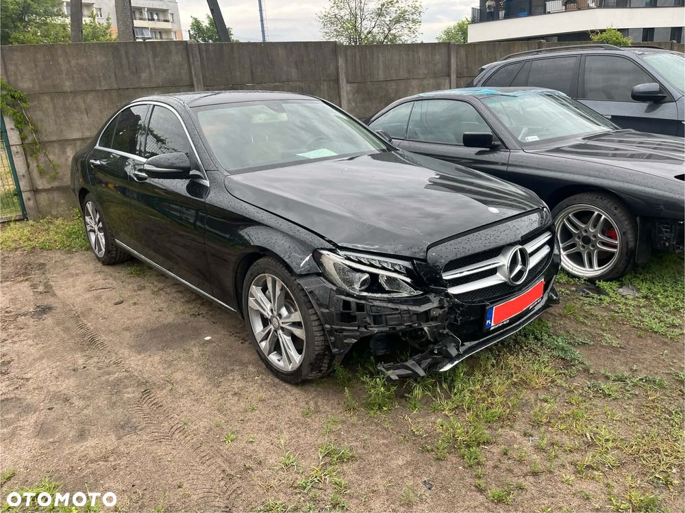 Mercedes-Benz Klasa C 300 7G-TRONIC AMG Line - 4