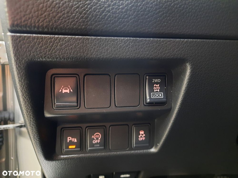 Nissan Qashqai 1.6 DCi 4x4 Tekna EU6 - 26