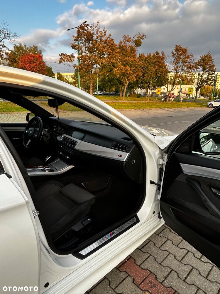 BMW Seria 5 530d Touring - 14
