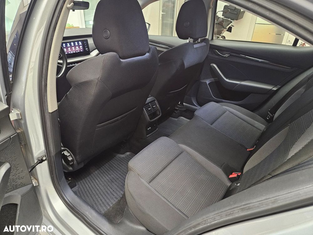 Skoda Octavia 2.0 TDI DSG Ambition - 12