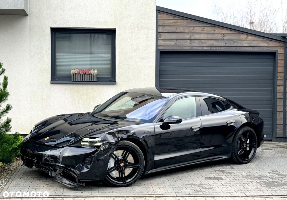 Porsche Taycan - 9