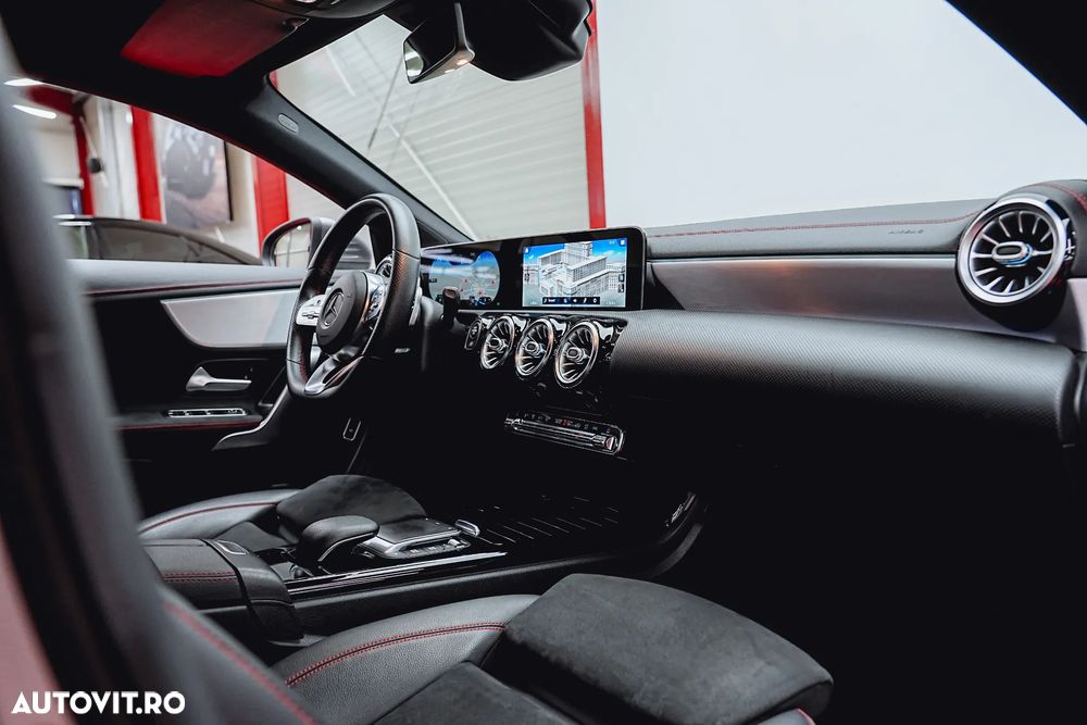 Mercedes-Benz CLA 180 7G-DCT AMG Line - 25