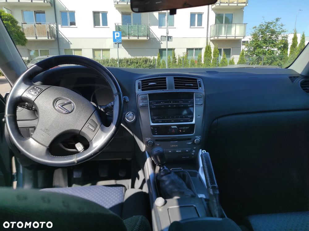 Lexus IS 220d DPNR - 8