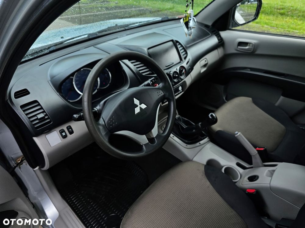 Mitsubishi L200 2.5 DID Invite - 10