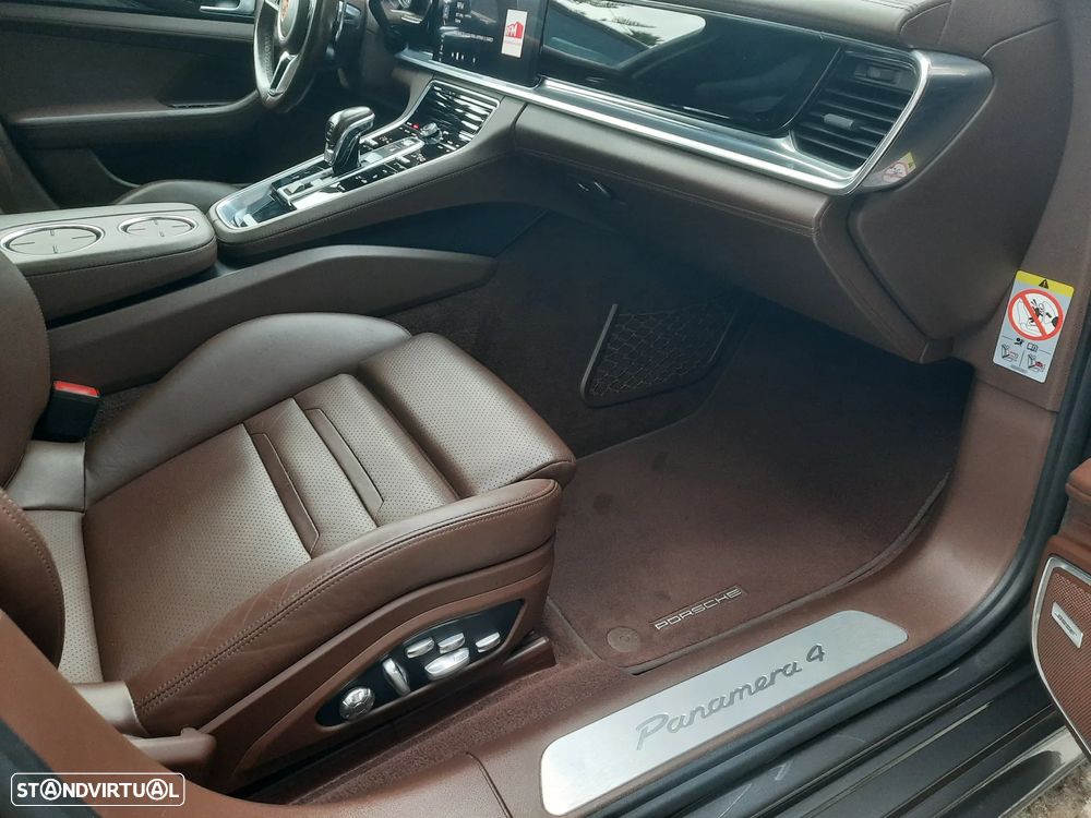 Porsche Panamera 4 E-Hybrid - 48