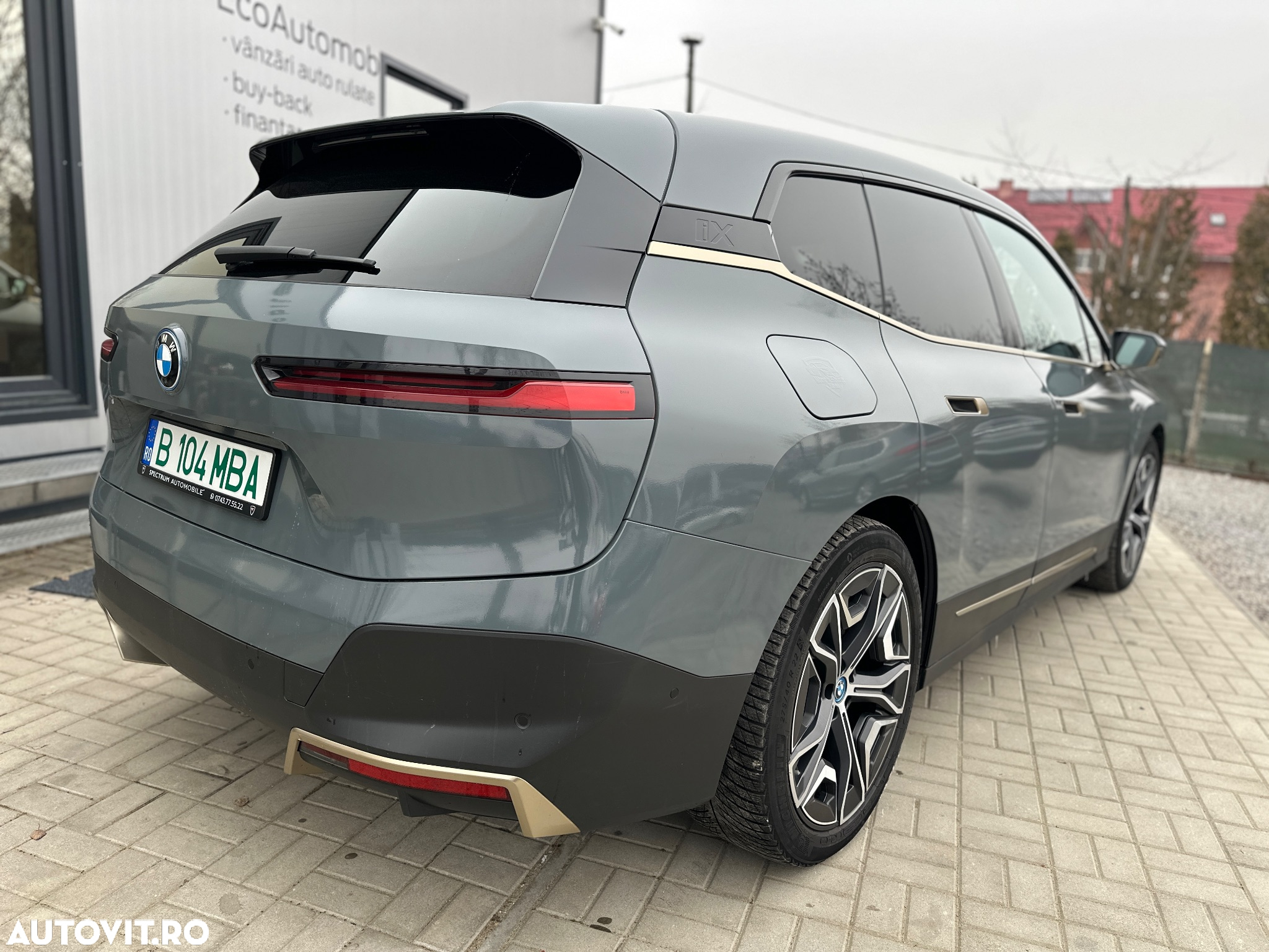 BMW iX xDrive40 - 12