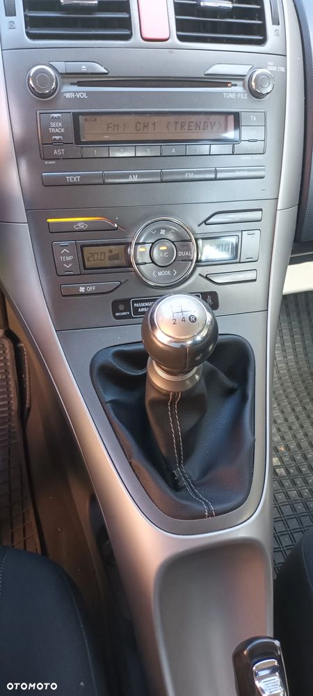 Toyota Auris - 4