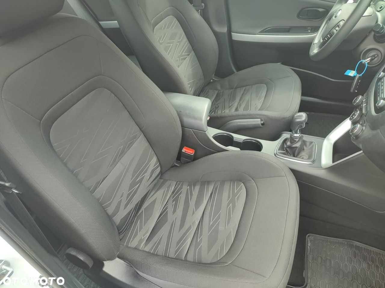 Kia Ceed - 8