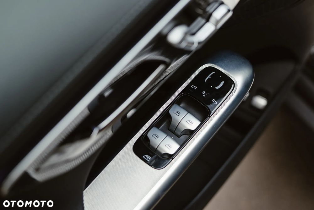 Mercedes-Benz GLC 300 e 4Matic 9G-TRONIC Avantgarde Advanced - 14