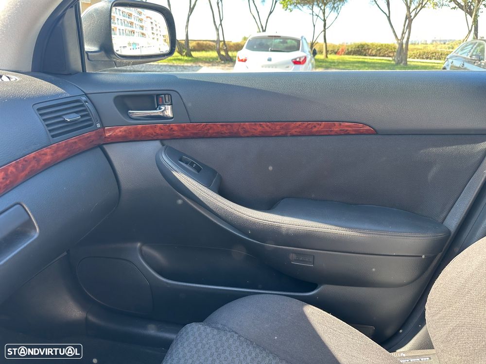 Toyota Avensis S/D 1.6 Sol - 9