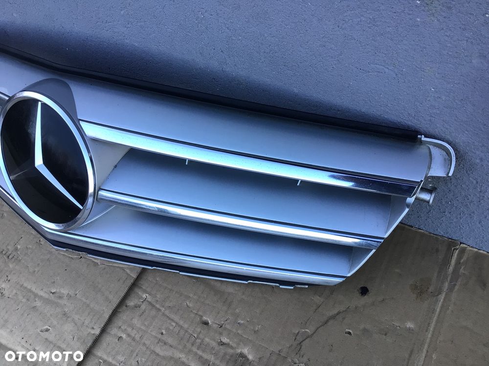 Grill Atrapa Mercedes C-klasa 204 Lift Distronic E -klasa 207 - 3