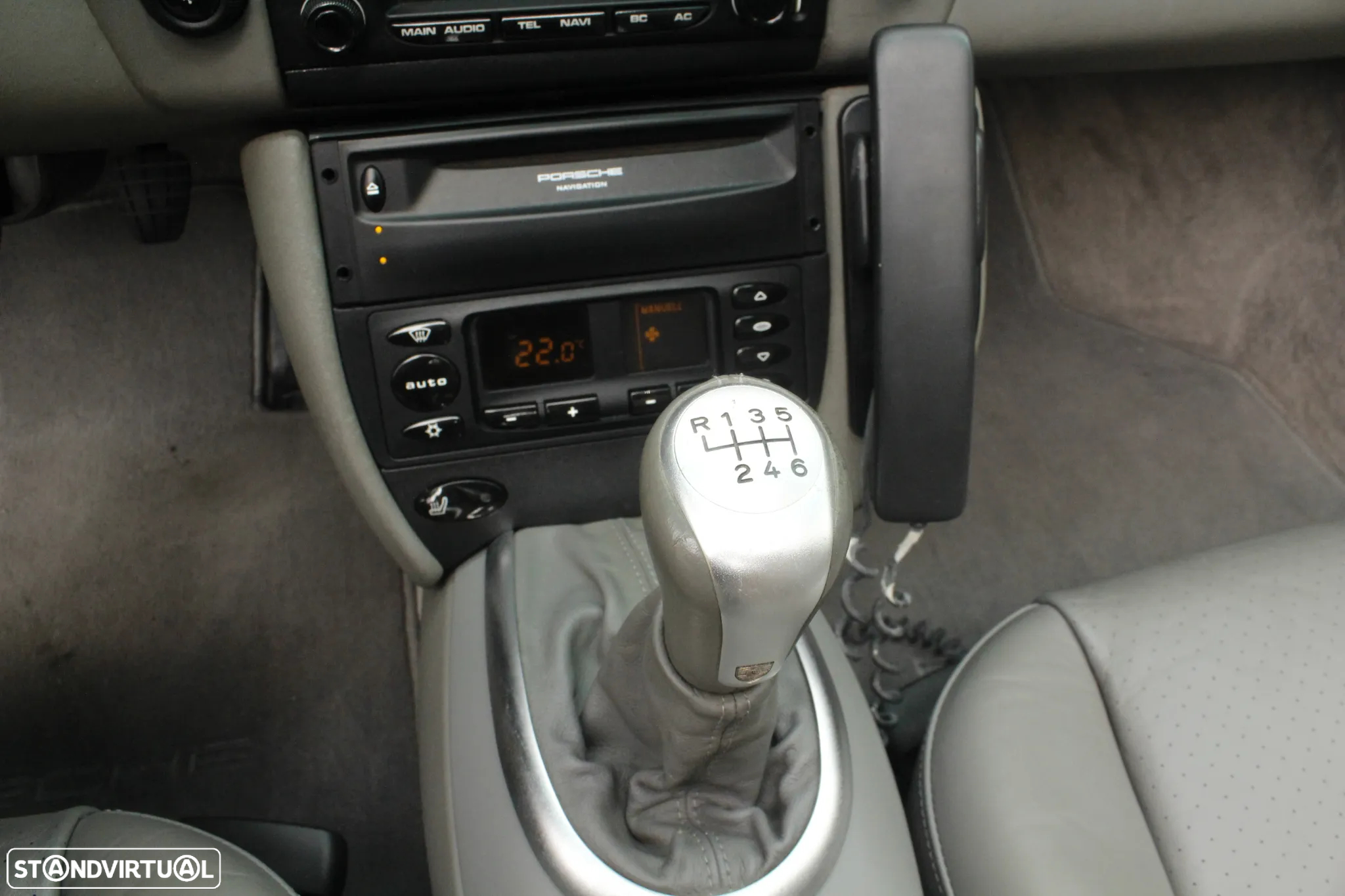 Porsche 911 (996) Carrera 4 Cabrio - 28