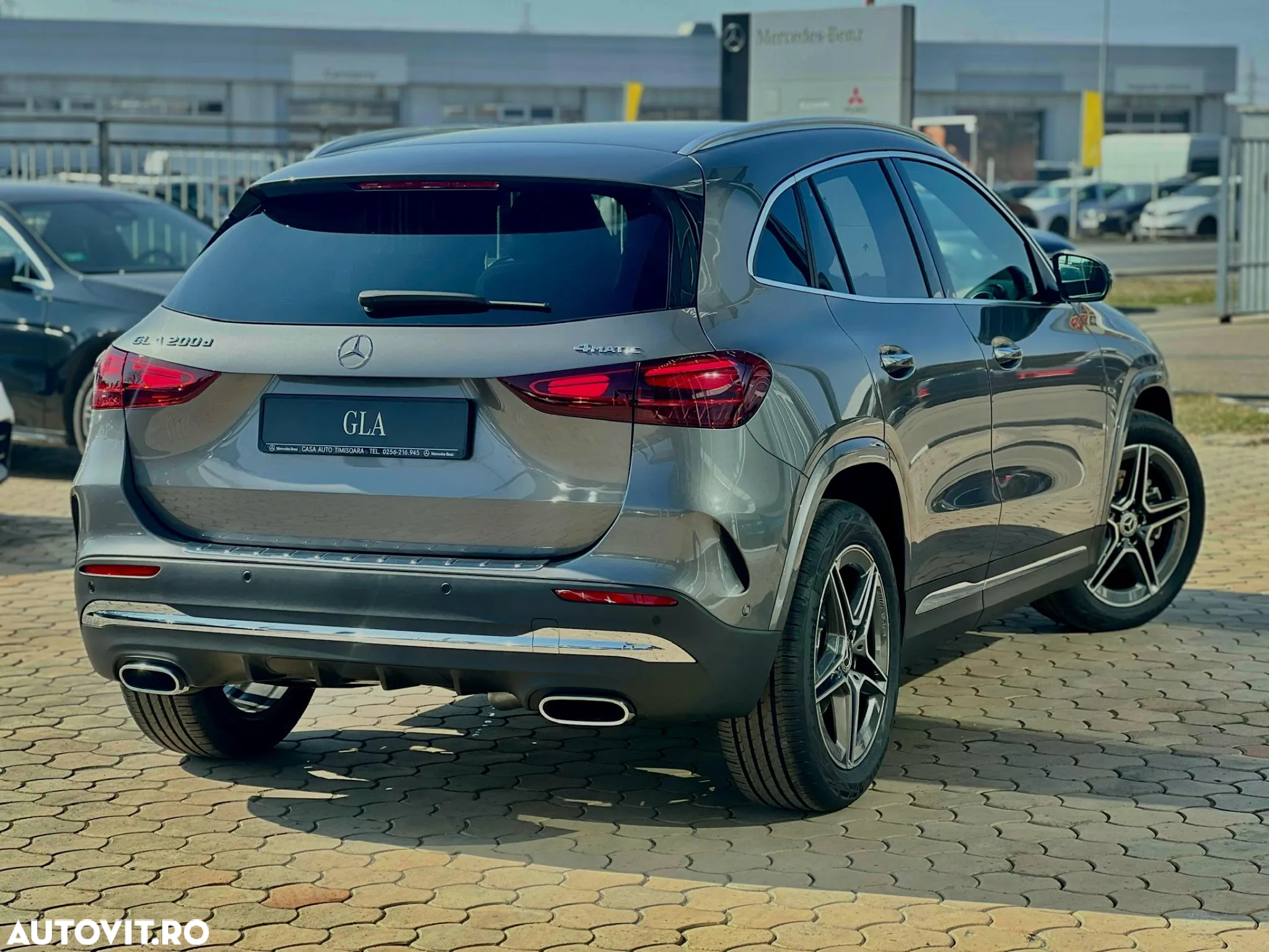 Mercedes-Benz GLA 200 d 4MATIC Aut. - 4
