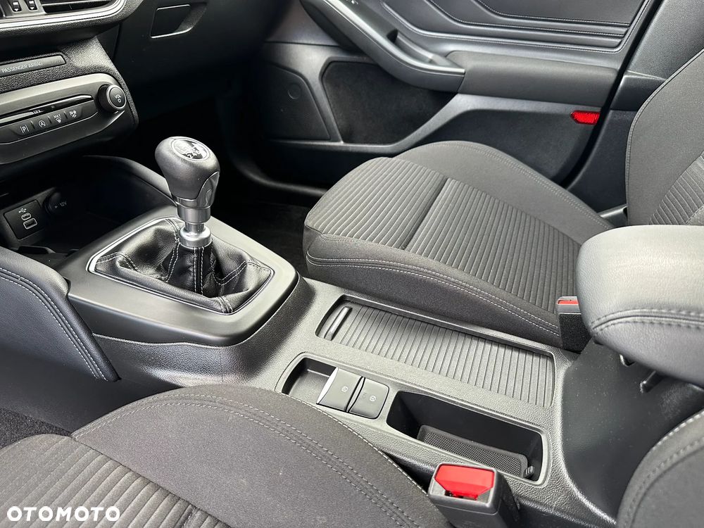 Ford Focus 1.0 EcoBoost Titanium X - 33