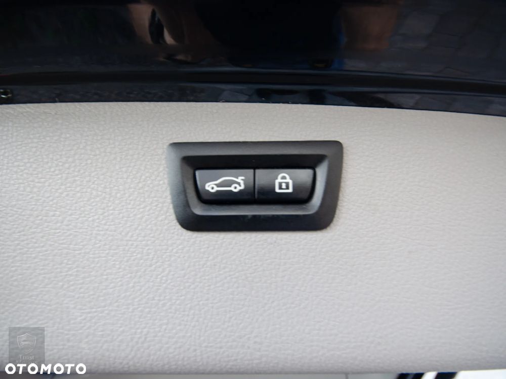 BMW Seria 3 320d Sport Line Shadow sport - 31