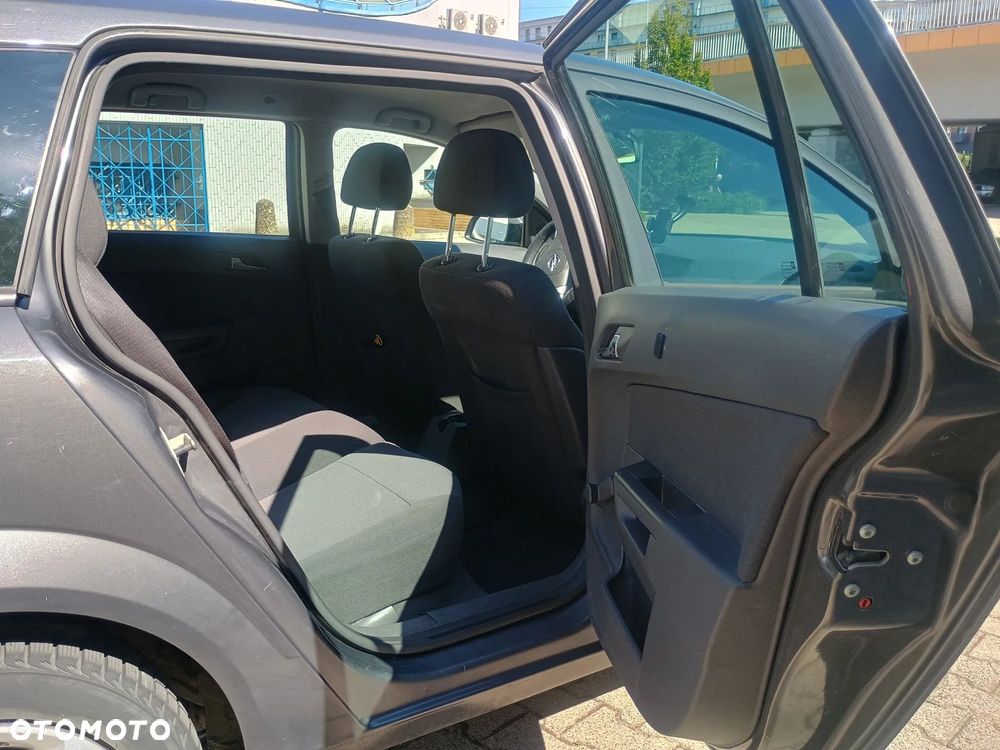 Opel Astra 1.6 Essentia - 12