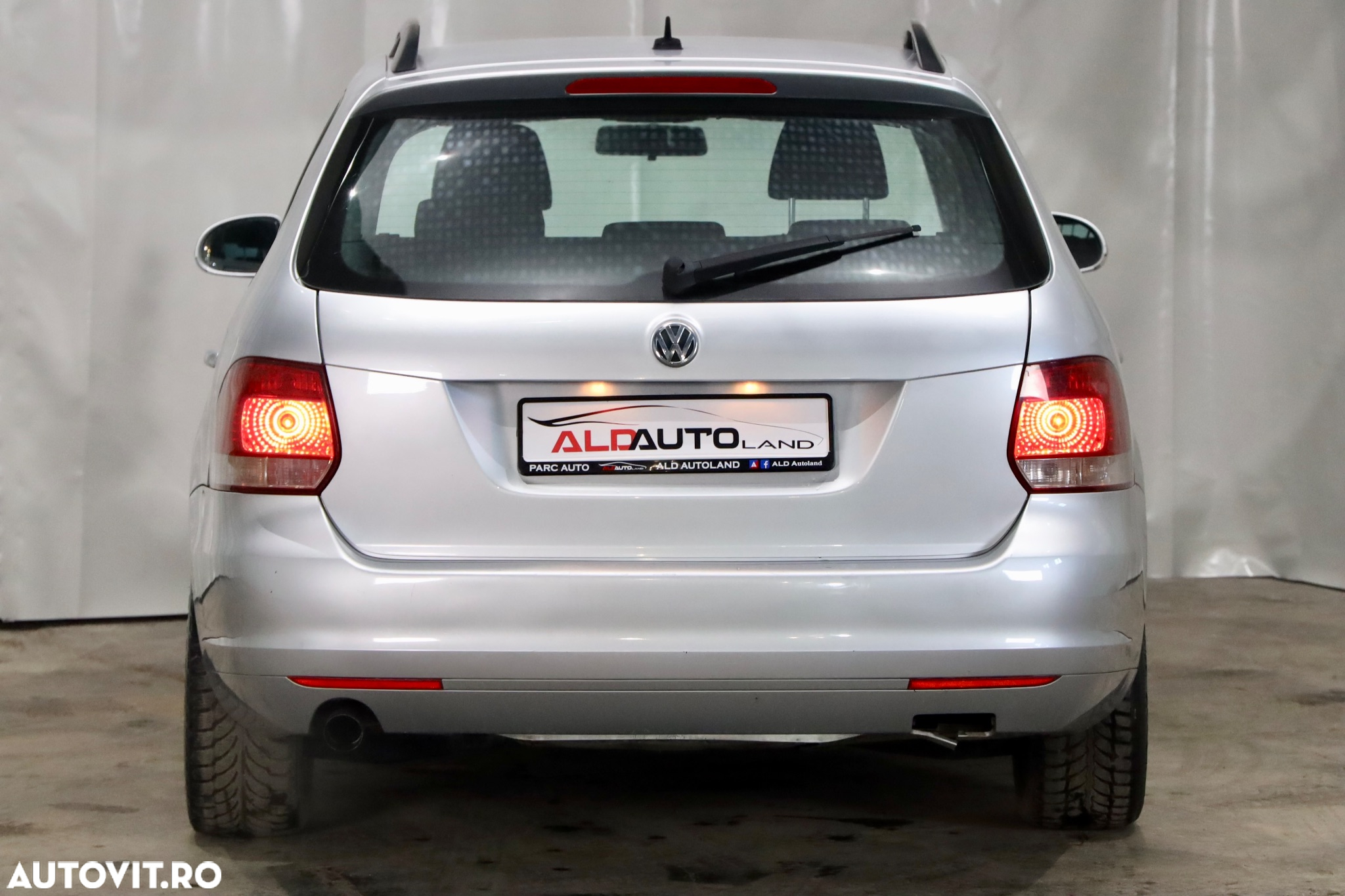 Volkswagen Golf 1.6 TDI BlueMotion Technology DPF Comfortline - 31