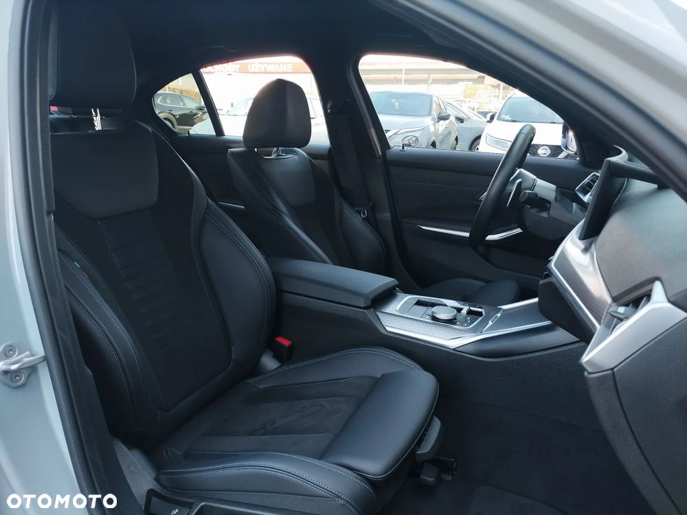 BMW Seria 3 318i M Sport - 25