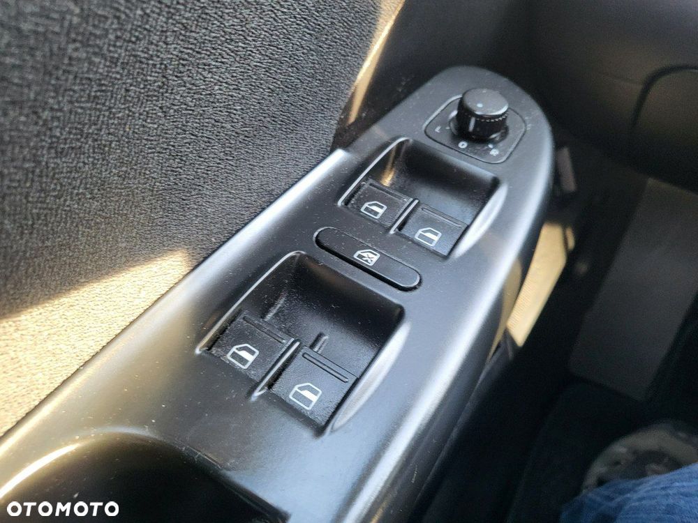 Volkswagen Passat - 37